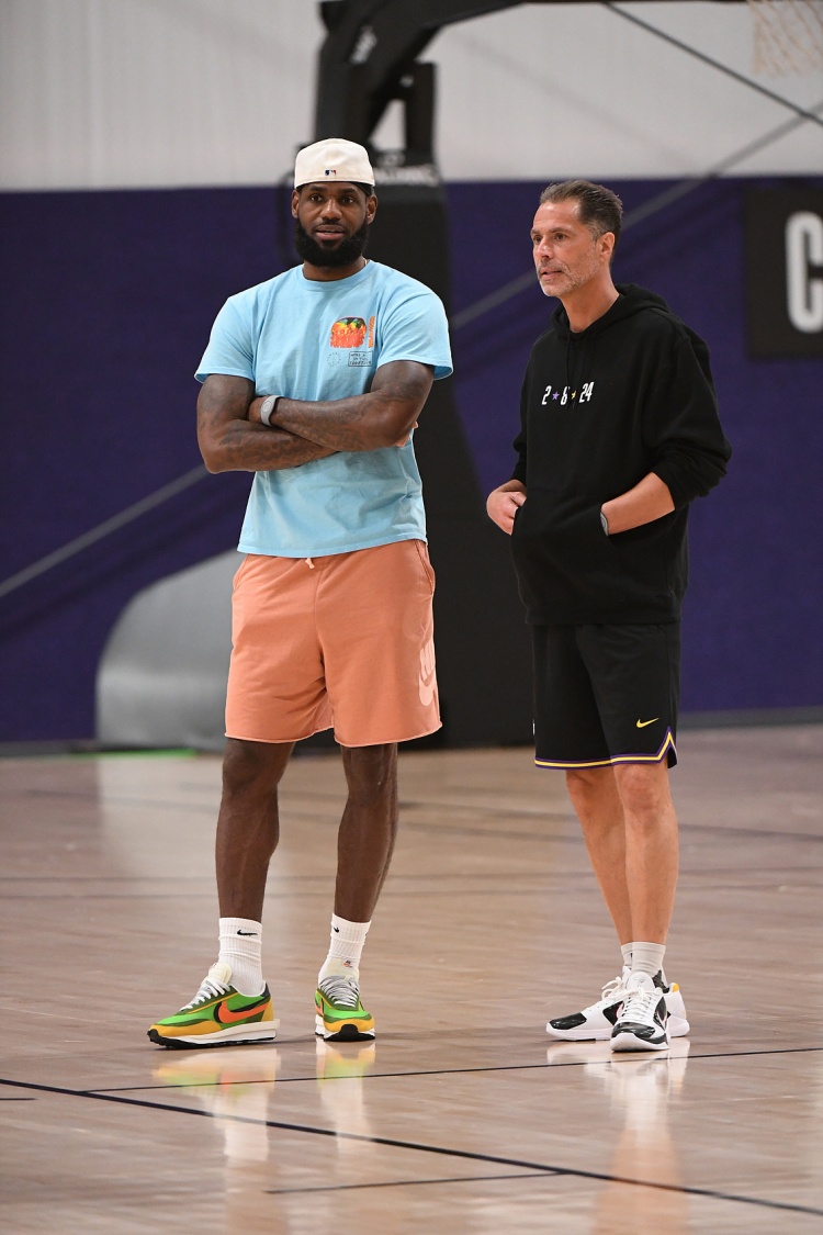 ESPN:湖人从未认真考虑续约詹姆斯 已准备翻篇 ESPN:湖人从未认真考虑续约詹姆斯 已准备翻篇