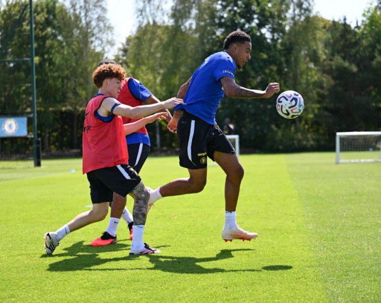 切尔西最后一批世界杯国脚归队 恩佐携四新援现身科巴姆