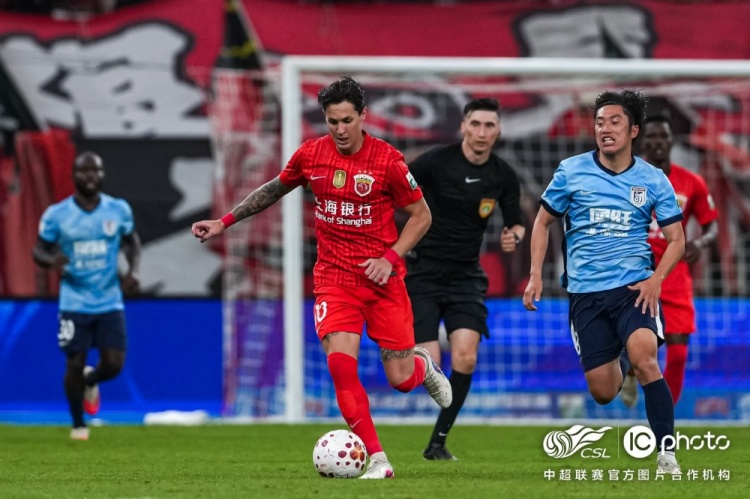李新翔补时头球救主 海港1-1大连英博 李新翔补时头球救主 海港1-1大连英博