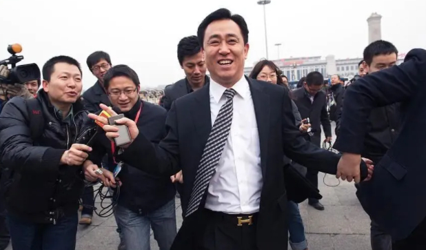 从2.58亿赢球奖金到1万亿债务 恒大足球十年崩塌