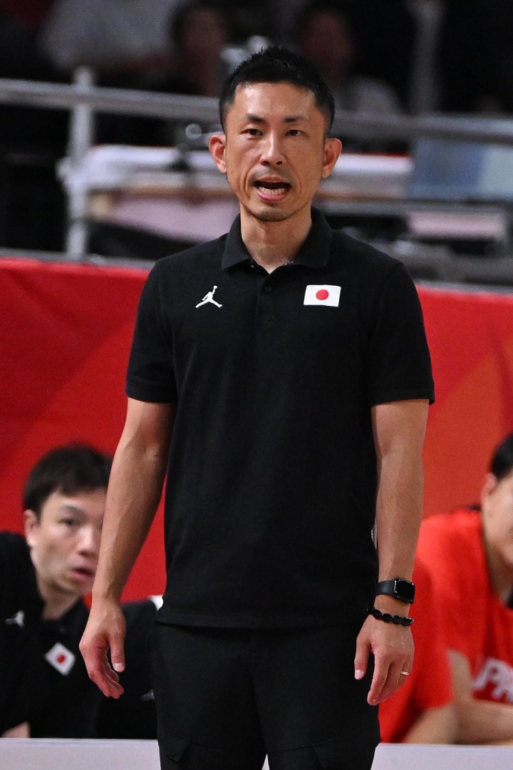 日本男篮主帅:视频剪辑入行&跟锡伯杜多年 现76人录像分析主管