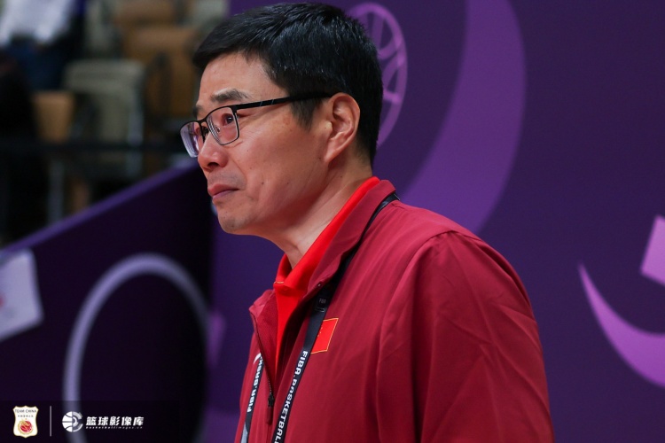 亚运只能争铜牌!郭振明:中国女篮肩负着站上奥运领奖台的使命 亚运只能争铜牌!郭振明:中国女篮肩负着站上奥运领奖台的使命